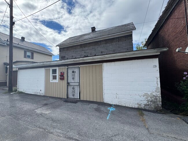 Building Photo - 812-814 Central Ave