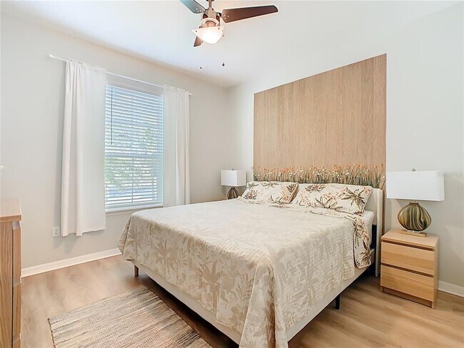 Building Photo - 790 Carmel Ln