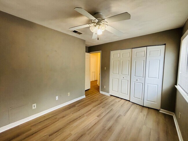 Building Photo - 403 Berryfield Ln