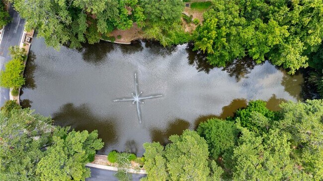 Building Photo - 25316 Plantation Dr NE