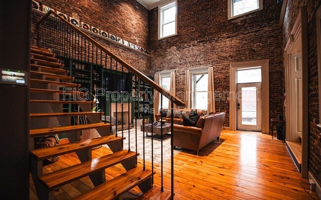 Building Photo - 415 W Depot Ave