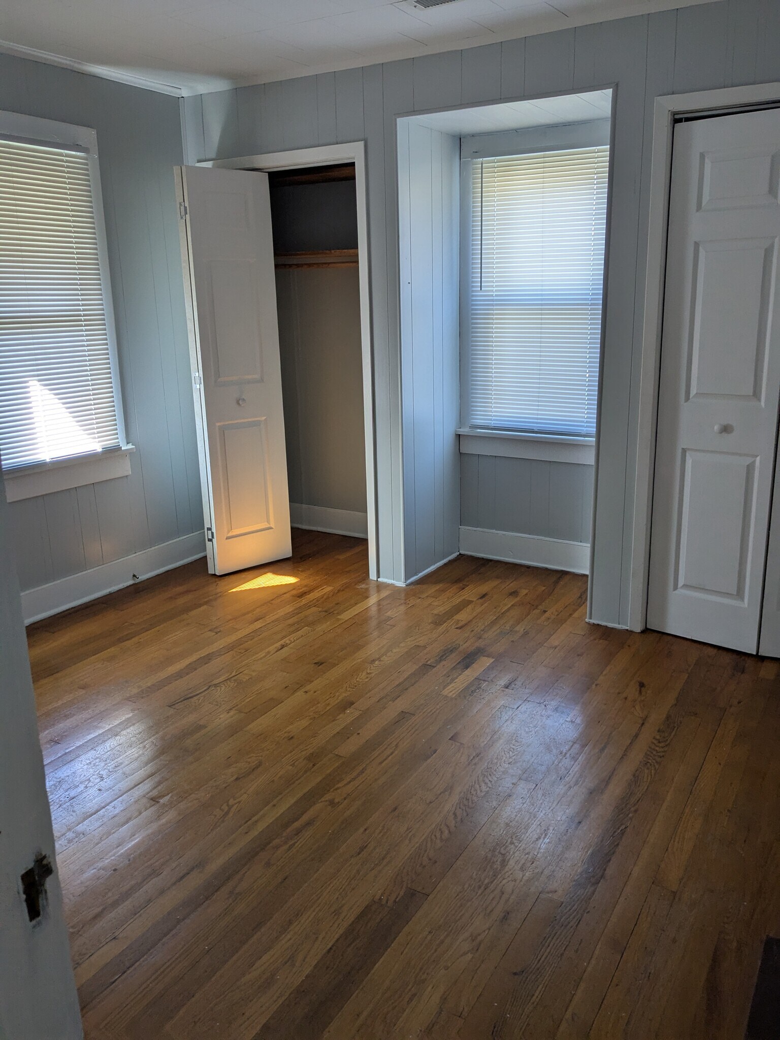 Building Photo - 715 Carson St