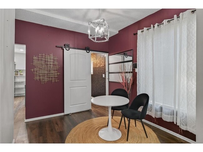 Building Photo - 884 Westminster St