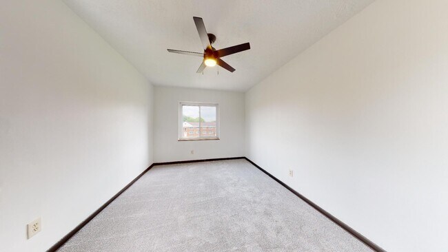 Building Photo - Parma - Ridgewood Lofts - 2 Bedroom - 1 Bath