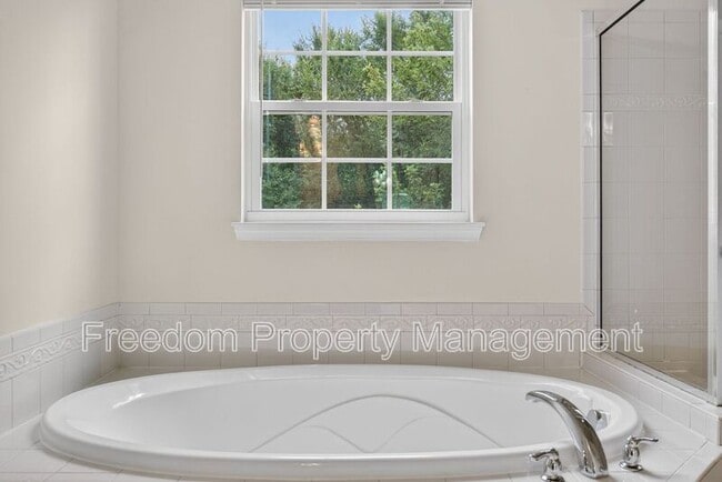 Building Photo - 7629 Hamelin Ln