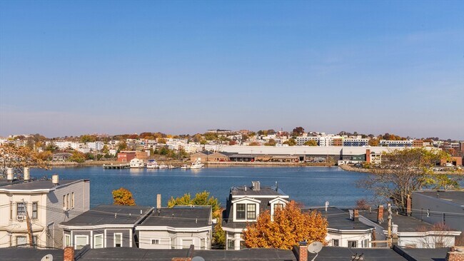 Building Photo - 272 E Eagle St