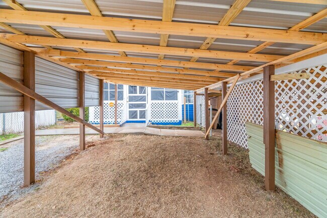 Building Photo - 2603 Louise Ave