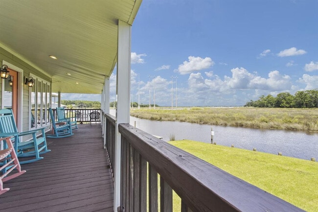 Building Photo - 1317 Beards Cove Dr