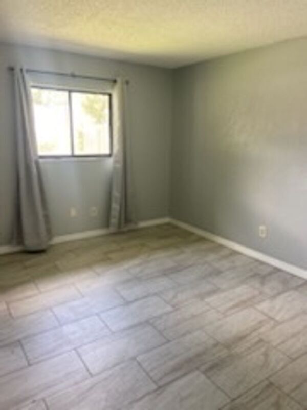 Building Photo - 605 Northlake Blvd