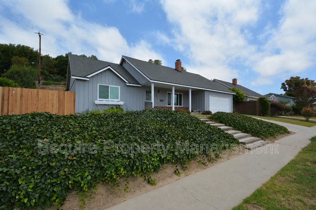 Building Photo - 283 Calle Higuera