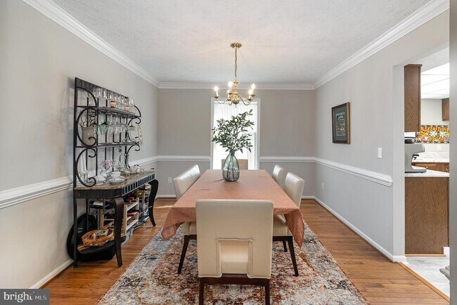 Building Photo - 14807 Statler Dr