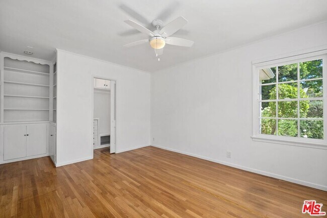 Building Photo - 513 Arbramar Ave