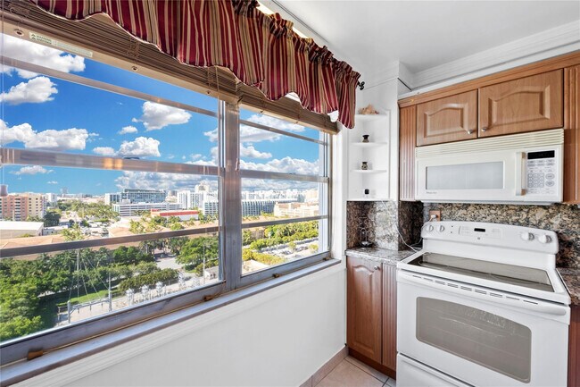 Building Photo - 2801 NE 183rd St