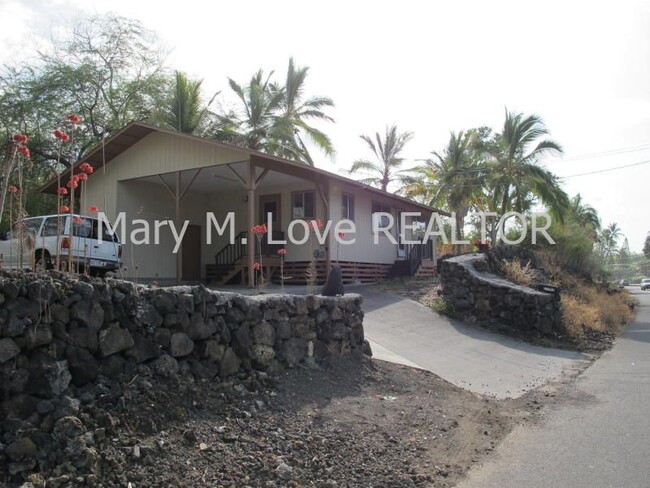 Primary Photo - ALII DRIVE 2 BD /1BA SINGLE FAMILY HOME 77...