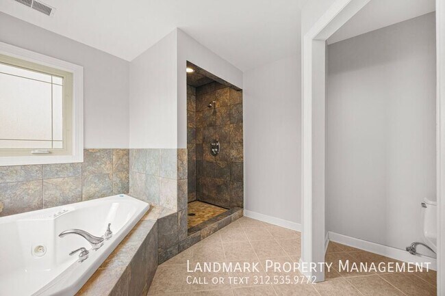 Building Photo - 12313 71st Ct