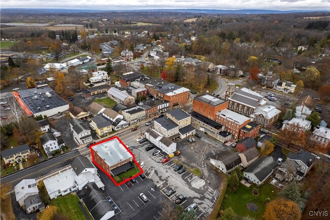 Building Photo - 25 College St