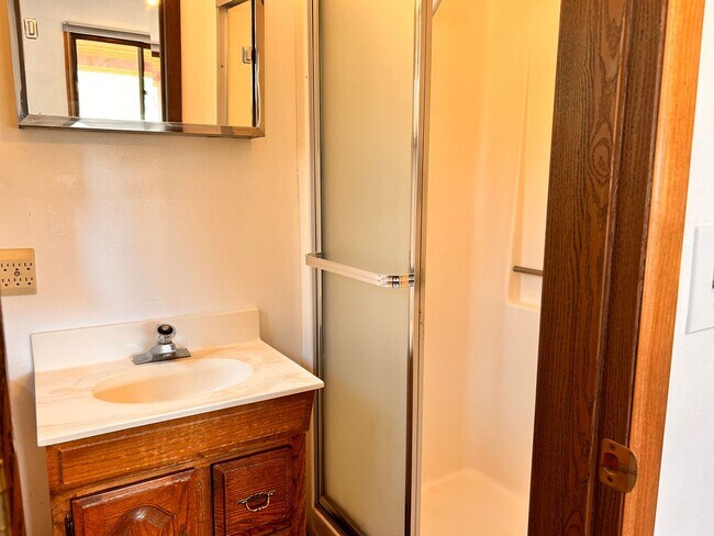 Building Photo - 10 Acres of Horse Property in Victor!