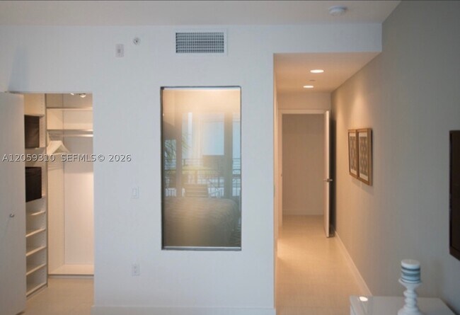 Building Photo - 2130 6th St