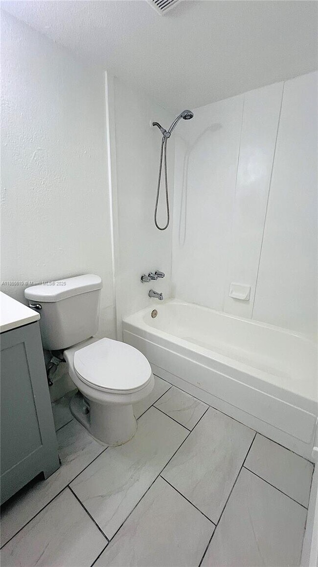 Building Photo - 4550 NW 9th St