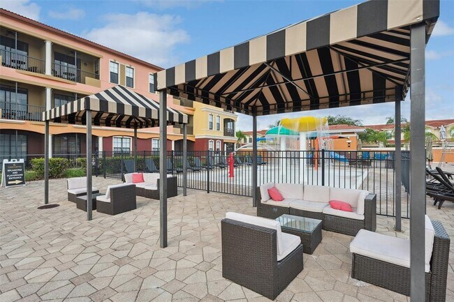 Building Photo - 13941 Clubhouse Dr