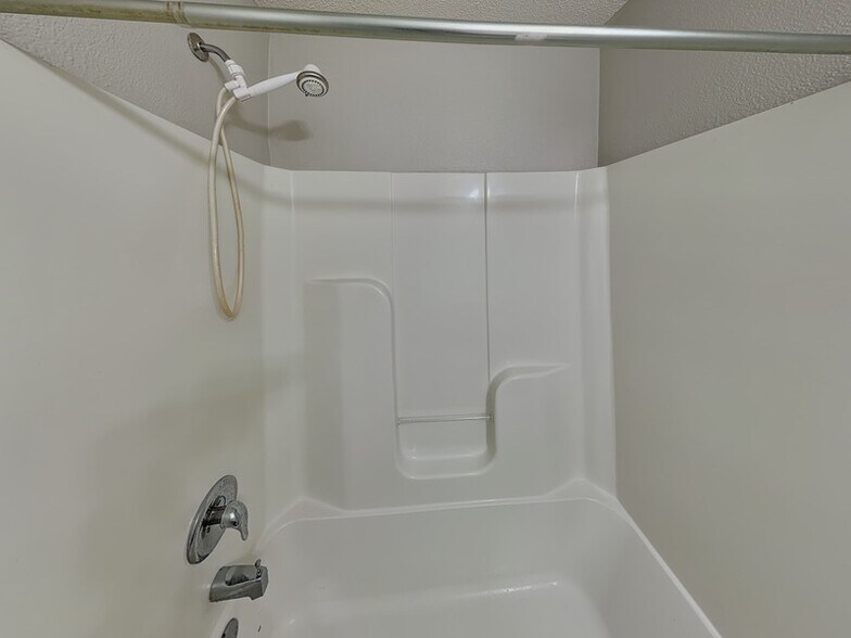 Building Photo - 10007 Branley Oak Dr