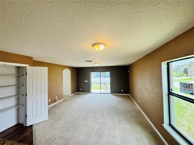 Building Photo - 1090 Woodlark Dr