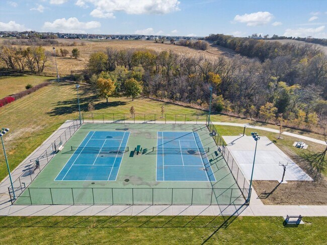 Building Photo - Home For Rent Bellevue.