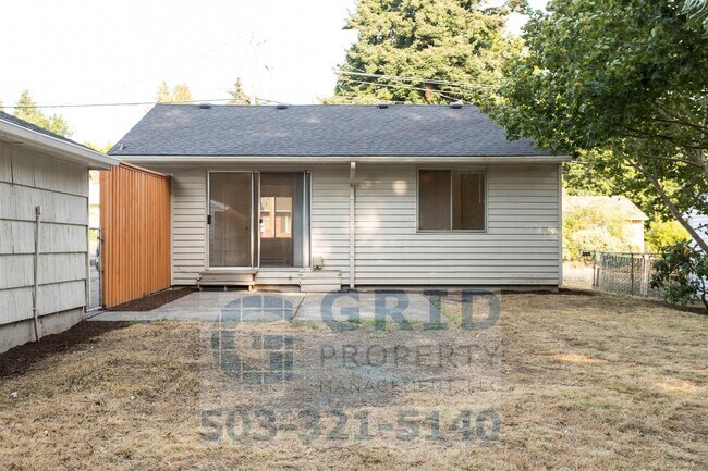 Building Photo - Charming 2BR House with Garage & Private Patio in Vancouver!