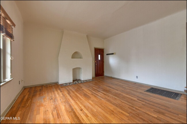 Building Photo - 1100 Kelly Way