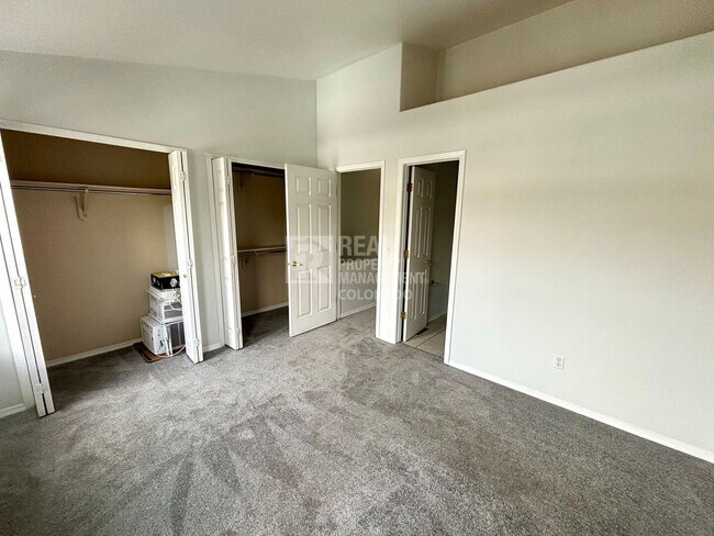 Building Photo - 119 Iveystone Ct