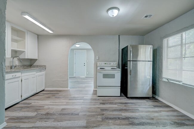 Building Photo - 2 bed, 1 bath home in Norman, OK