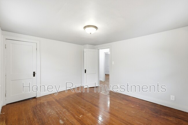 Building Photo - 607 W Grand Ave