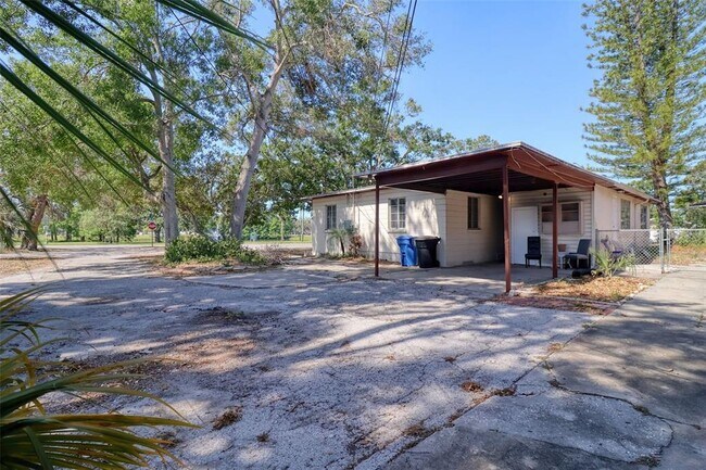 Building Photo - 4845-4825 25th Ave N