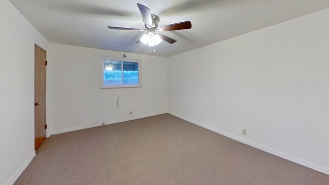 Building Photo - 11 W McNutt St