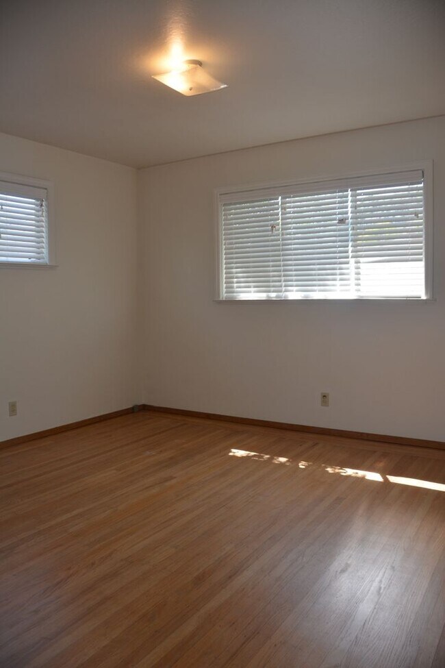 Building Photo - 3809 Lassen Dr