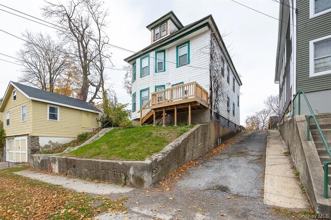 Building Photo - 5 Orchard Pl