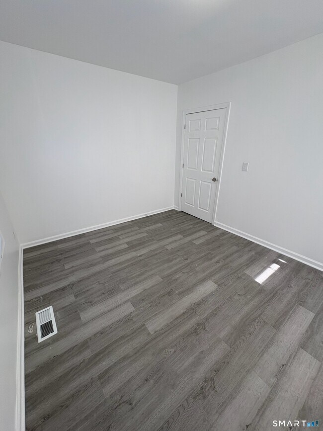 Building Photo - 144 Whittier St