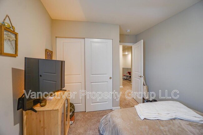 Building Photo - 7120 NE 153rd Pl