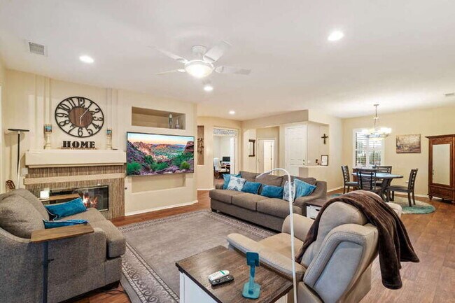 Building Photo - 16418 W Desert Lily Dr