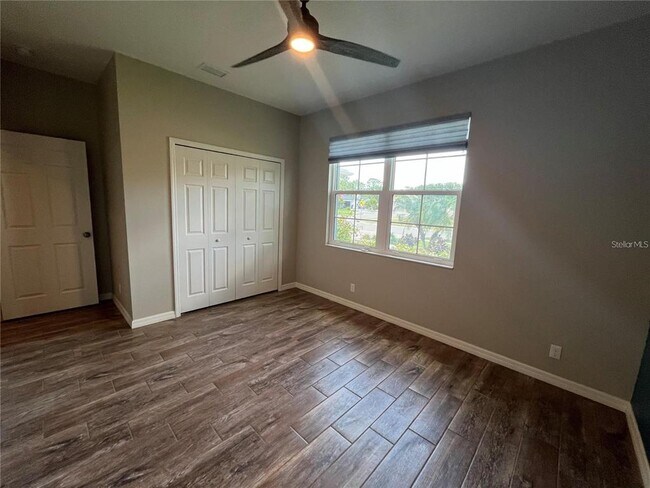 Building Photo - 12116 Goldenrod Ave
