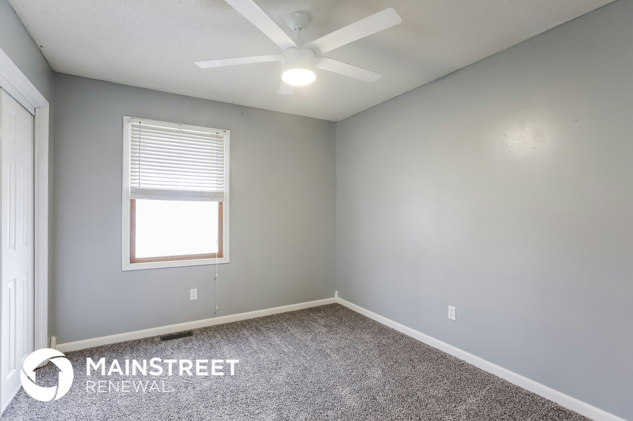 Building Photo - 1224 NE Hendrix Dr