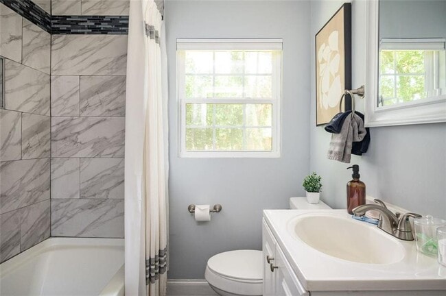 Building Photo - 1778 Flintwood Dr SE