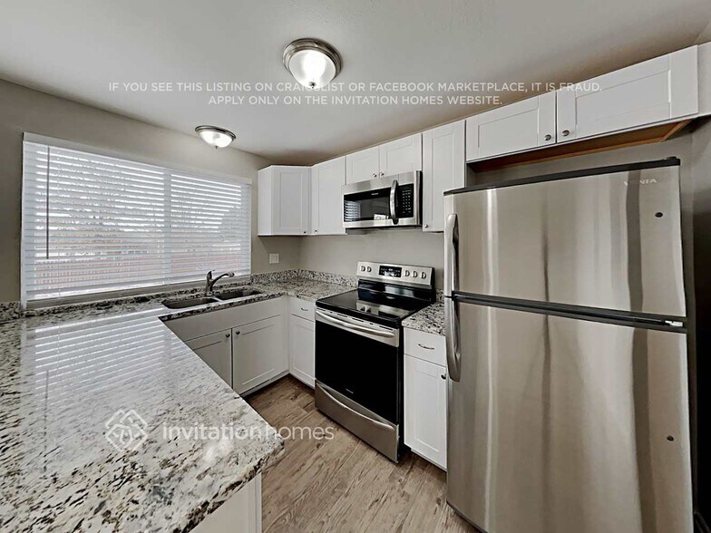 Building Photo - 15735 E Brown Ave