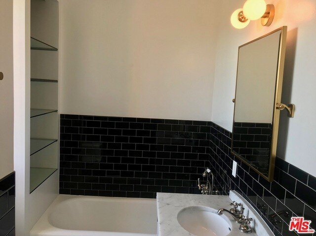 Building Photo - 1287 N Crescent Heights Blvd