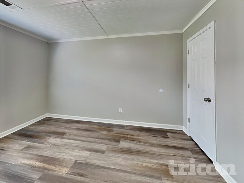 Building Photo - 605 Tramore Ct