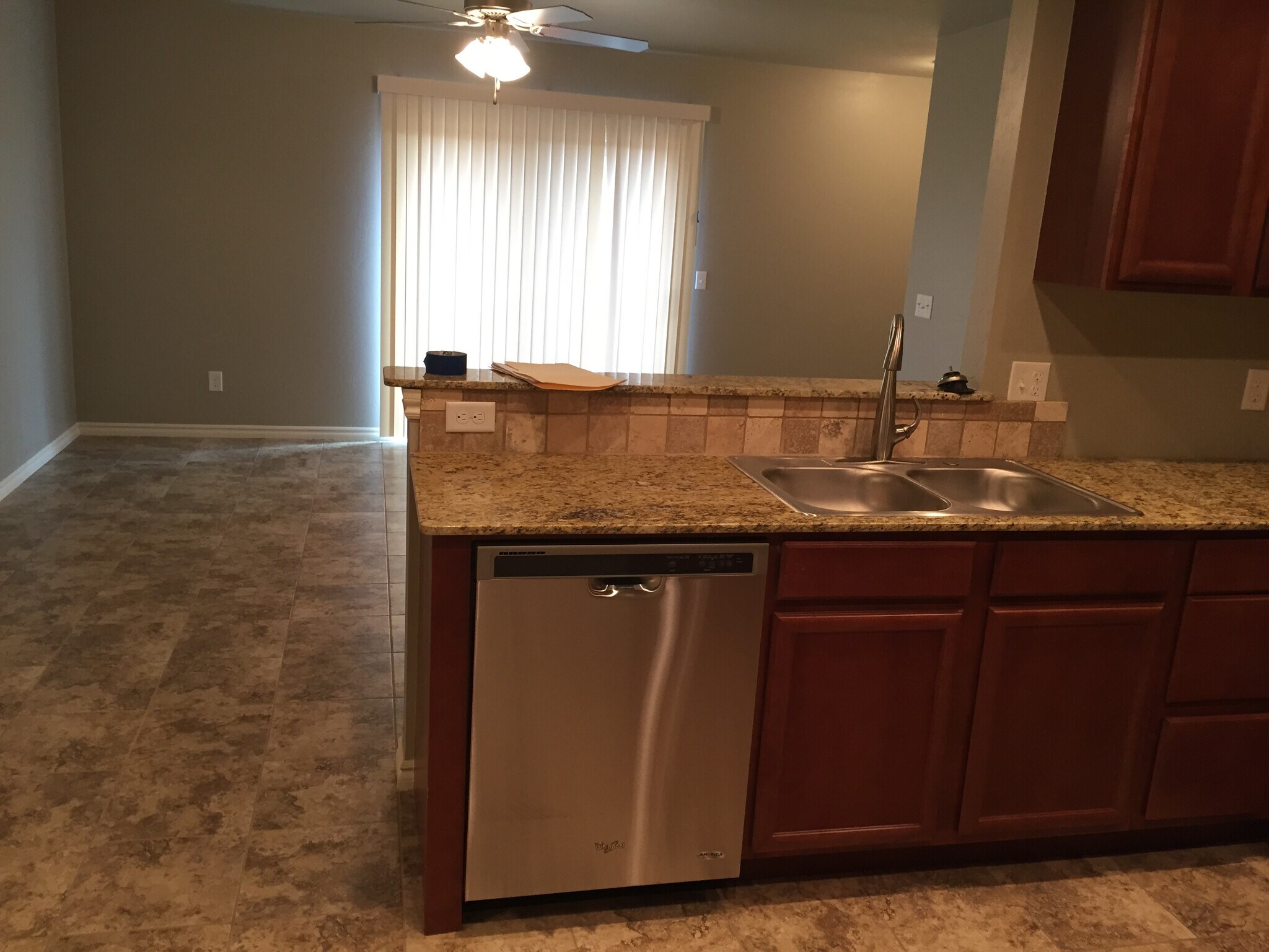 Building Photo - 207 Ashley Dr