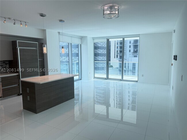 Building Photo - 1100 S Miami Ave