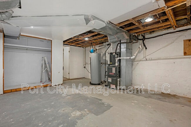 Building Photo - 438 Cornwall St