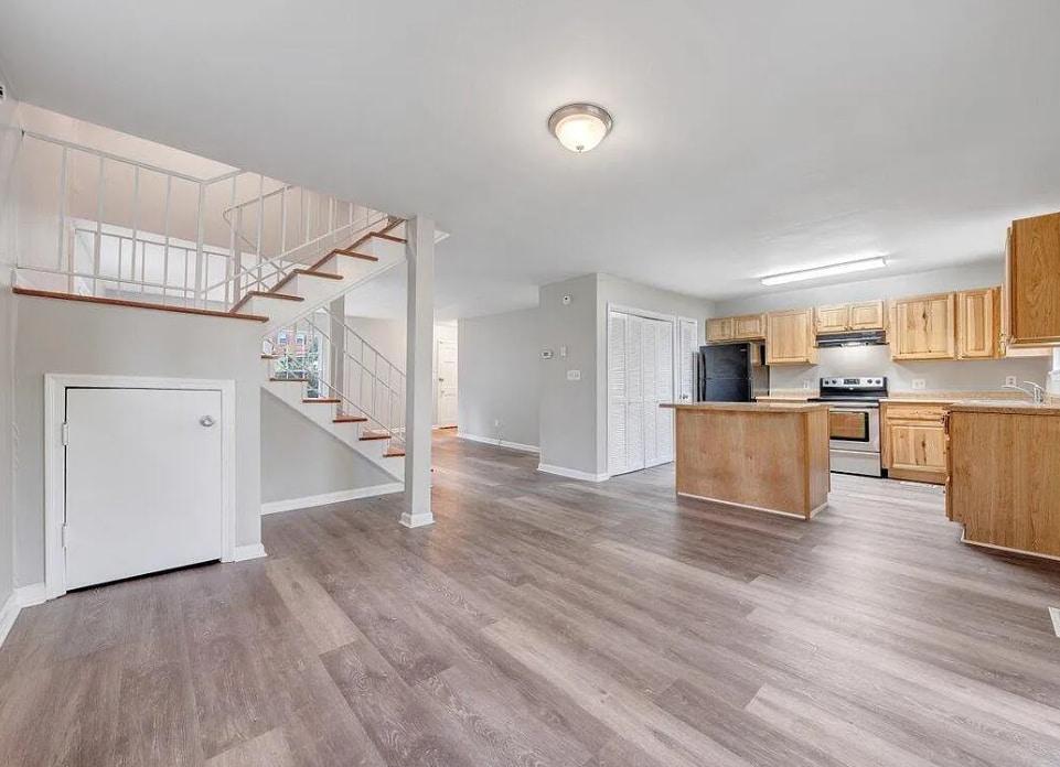 Building Photo - 1704 Elbert Dr