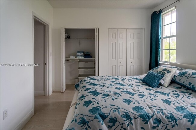 Building Photo - 2069 S Ocean Dr